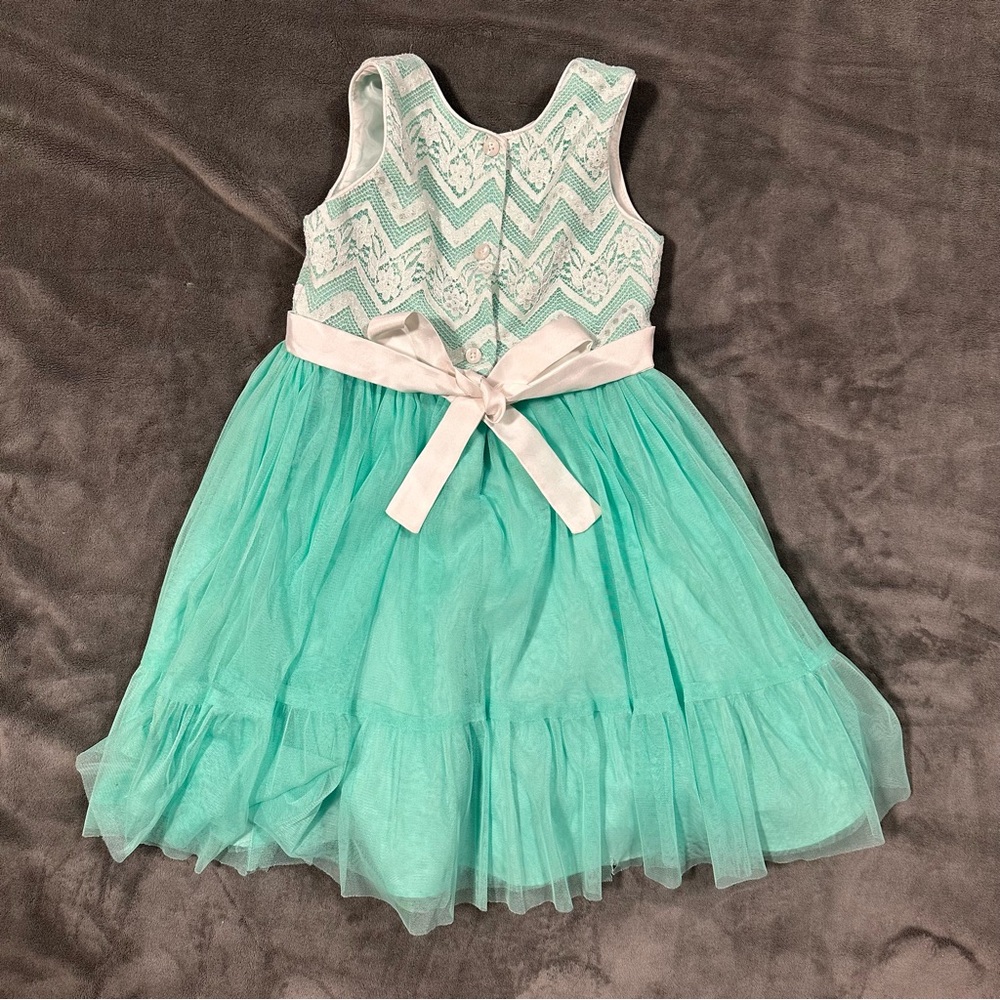 Jona Michelle Mint Colored Dress With Chevron Lace Detail - Girls Size 6 - Picture 2 of 4